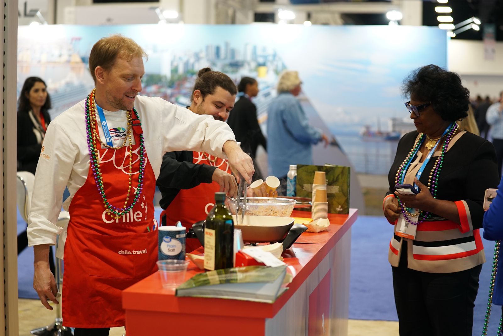 SalmonChile apoya a Municipalidad de Puerto Montt en principal feria de cruceros del mundo
