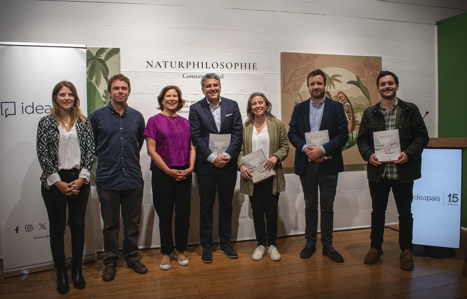 SalmonChile participa en conversatorio sobre ética organizado por IdeaPaís