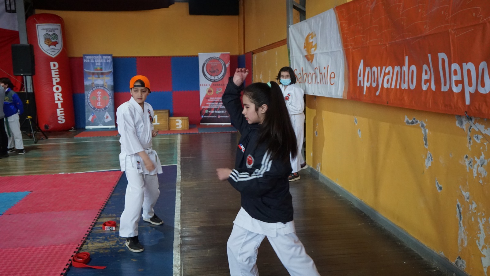 SalmonChile y Australis apoyan exitoso Campeonato Regional de Kárate en Cunco con más de 200 competidores