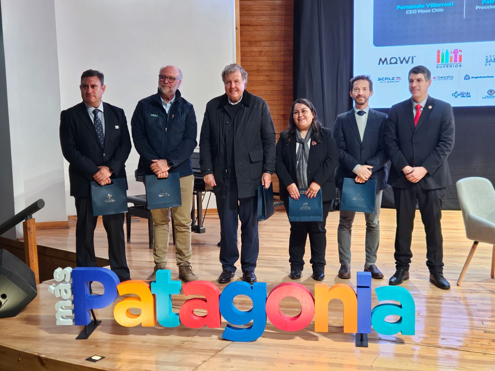 SalmonChile participa en primer congreso internacional “Más Patagonia” para fortalecer colaboración academia-industria